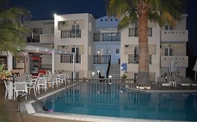Sunshine Studios & Apartments